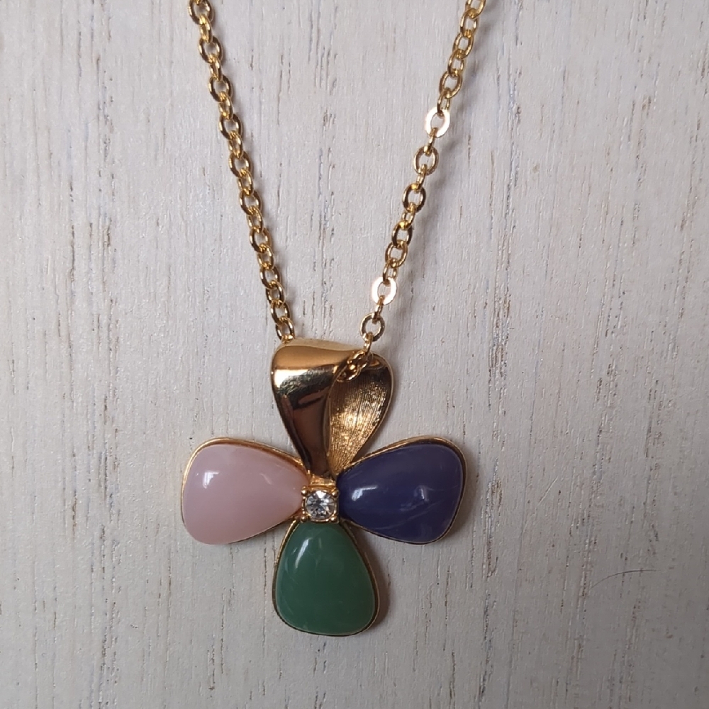 ^Avon Vintage Tourmaline Impressions Pendant Necklace